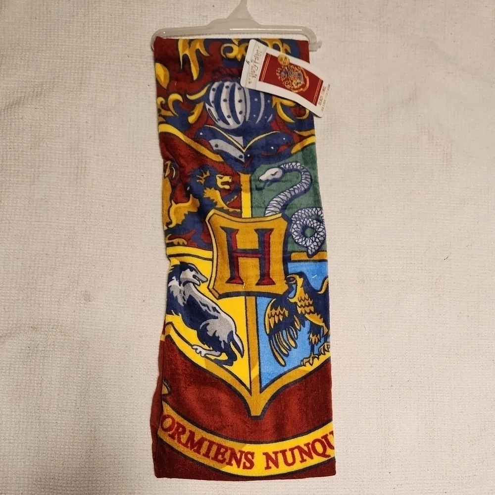 Harry Potter Beach Towel Crest Hogwarts Burgundy Gryffindor Hufflepuff 58